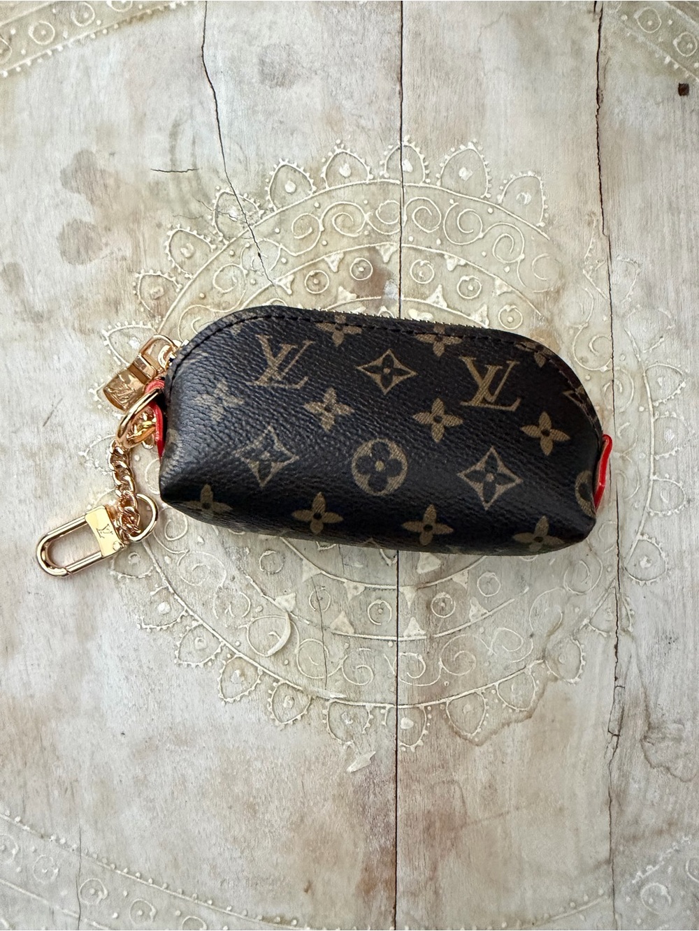 Brown Lipstick Holder